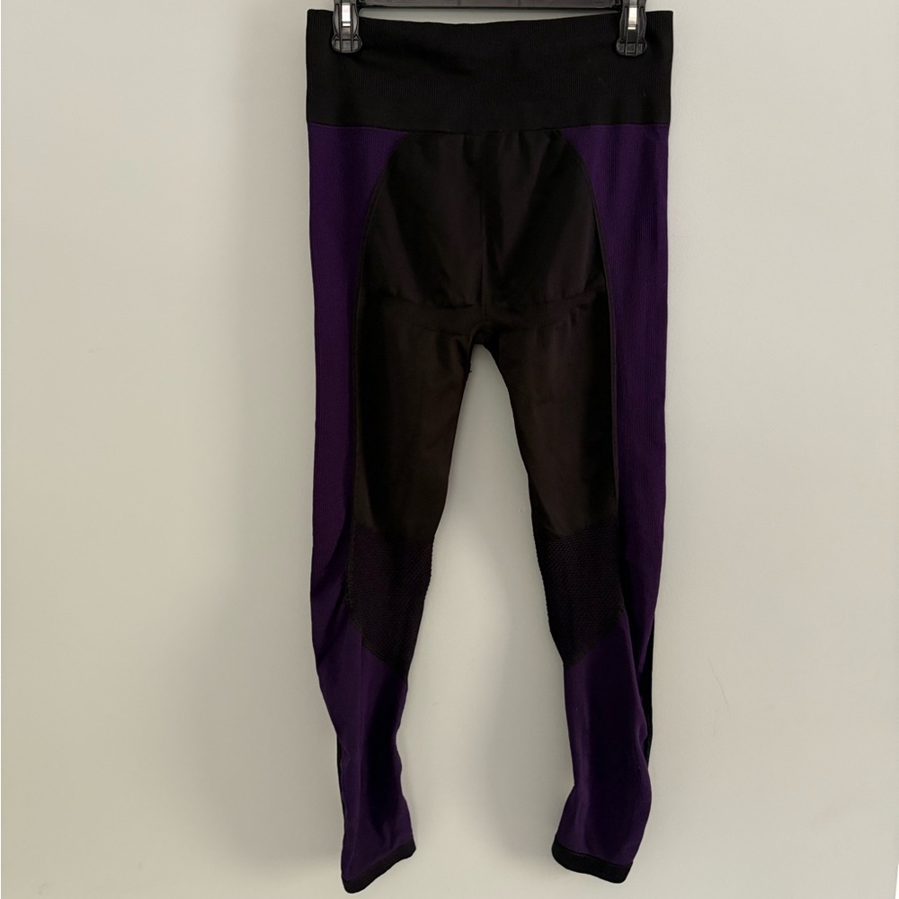 Fabletics Demi Lovato High-Waisted Seamless Rib Black and Purple Legging Size L - Picture 8 of 11